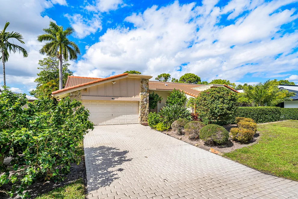 Unit for sale at 5104 Pineview Circle, Delray Beach, FL 33445