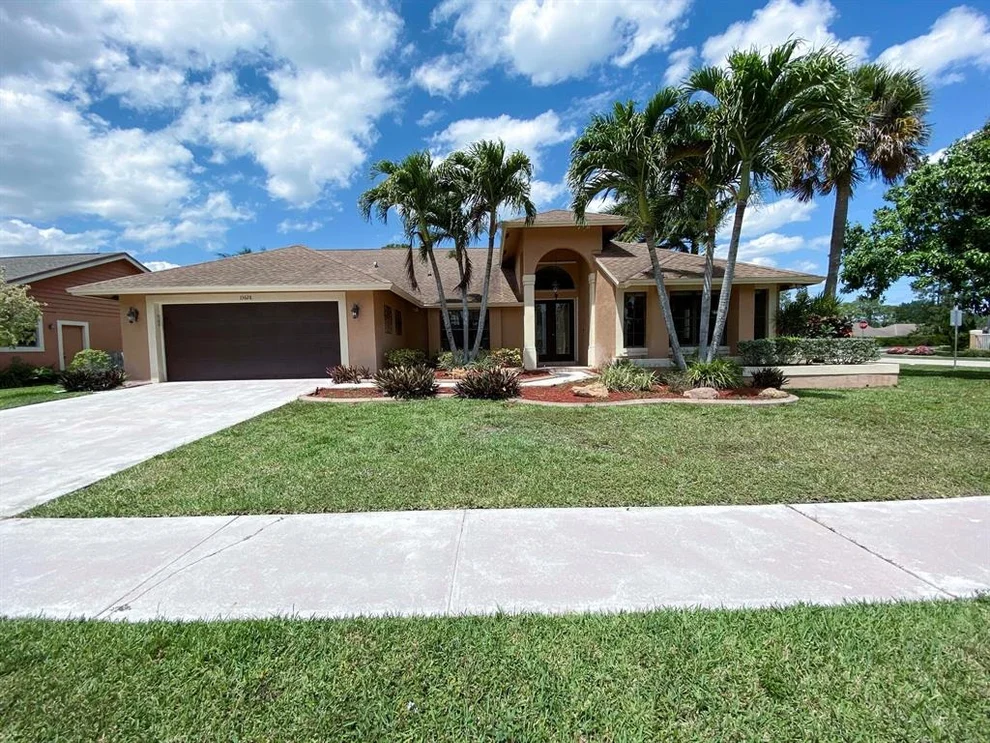 Unit for sale at 13628 Northumberland Circle, Wellington, FL 33414