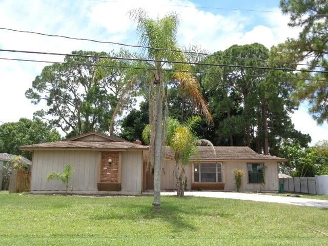 Unit for sale at 552 SW Eyerly Avenue, Port St Lucie, FL 34983