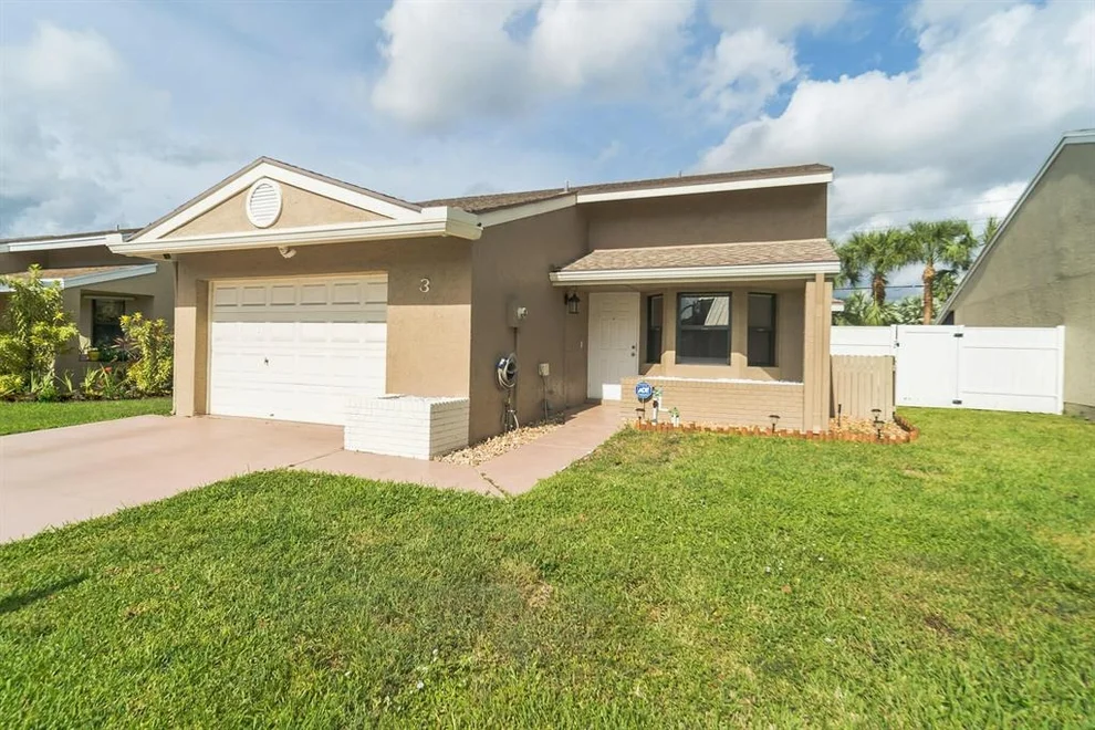 Unit for sale at 3 Hawthorne Lane, Boynton Beach, FL 33426