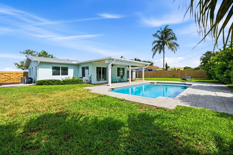 Unit for sale at 5920 Lake Osborne Drive, Lake Worth, FL 33461