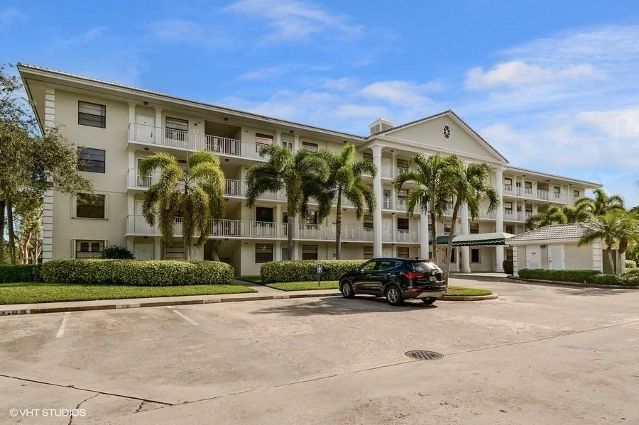 Unit for sale at 6061 Balboa Circle, Boca Raton, FL 33433
