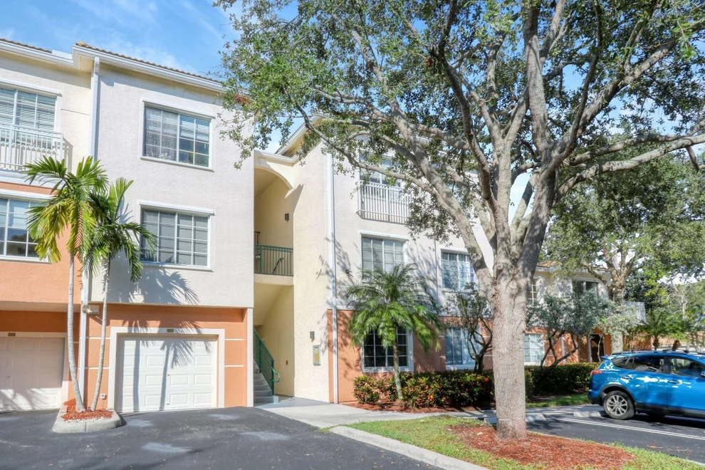 Unit for sale at 3310 Myrtlewood Circle E, Palm Beach Gardens, FL 33418