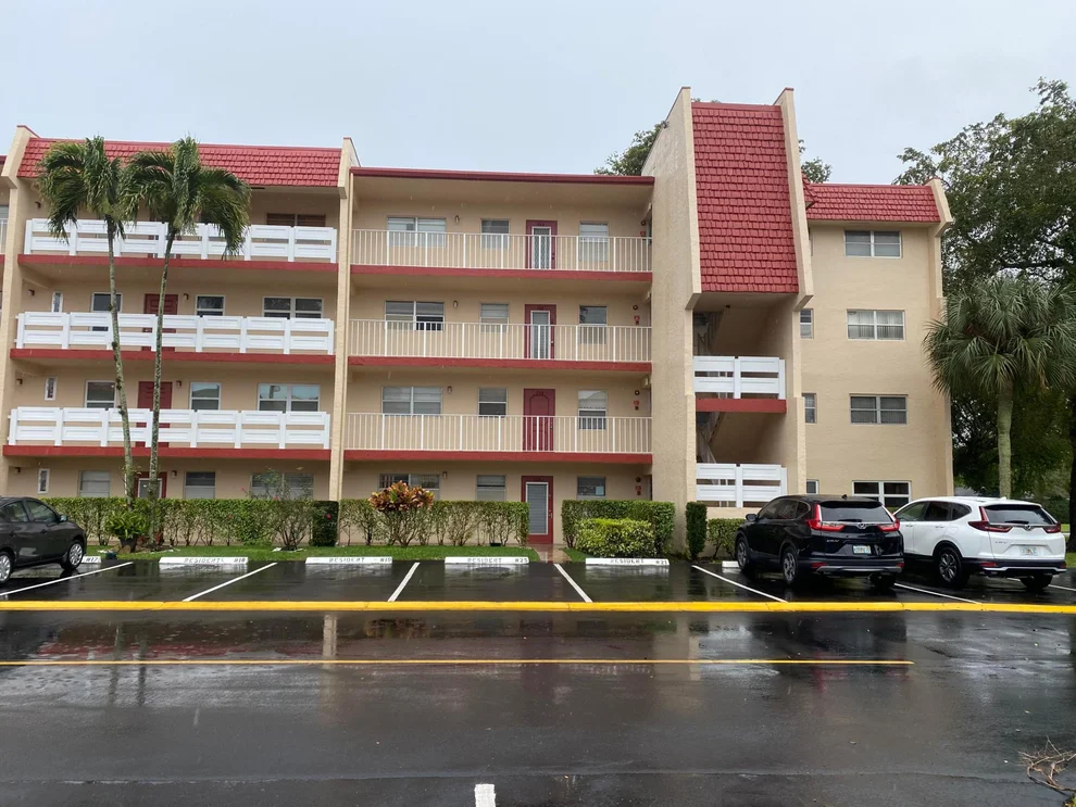 Unit for sale at 1000 Country Club Drive, Margate, FL 33063