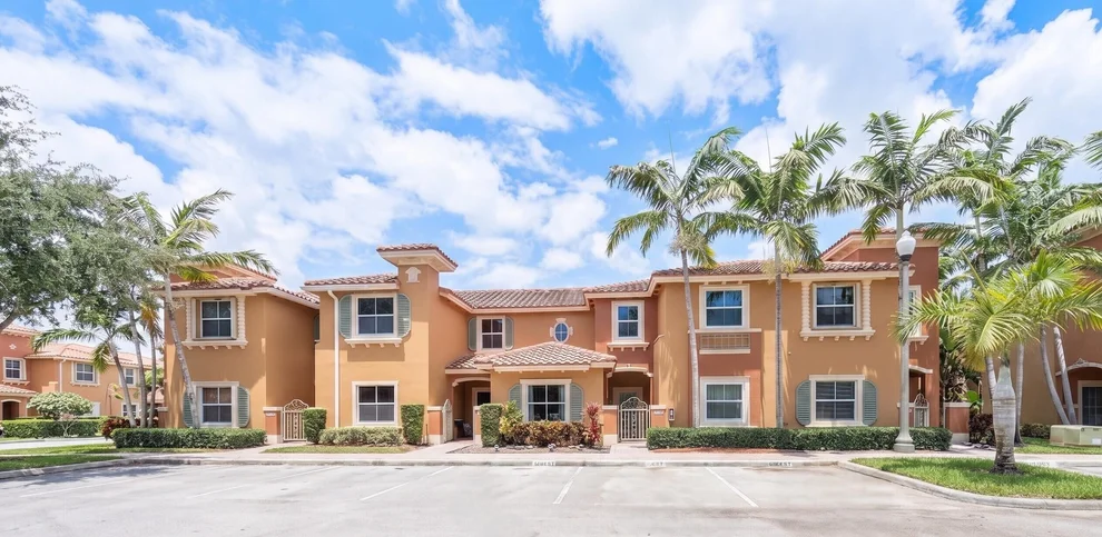 Unit for sale at 2154 Siena Way, Hollywood, FL 33021