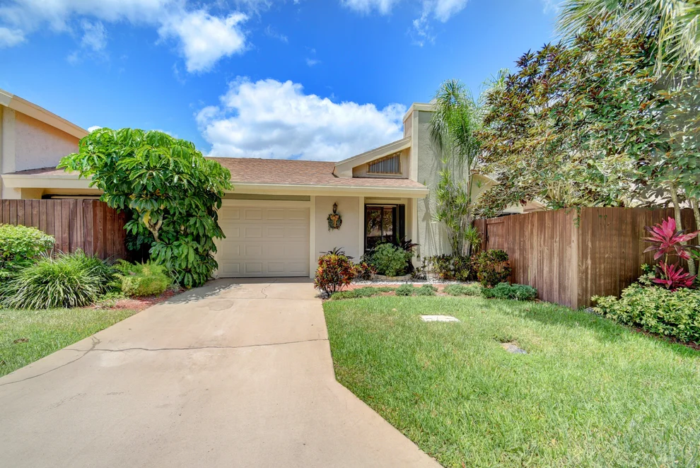 Unit for sale at 7745 Stanway Place E, Boca Raton, FL 33433