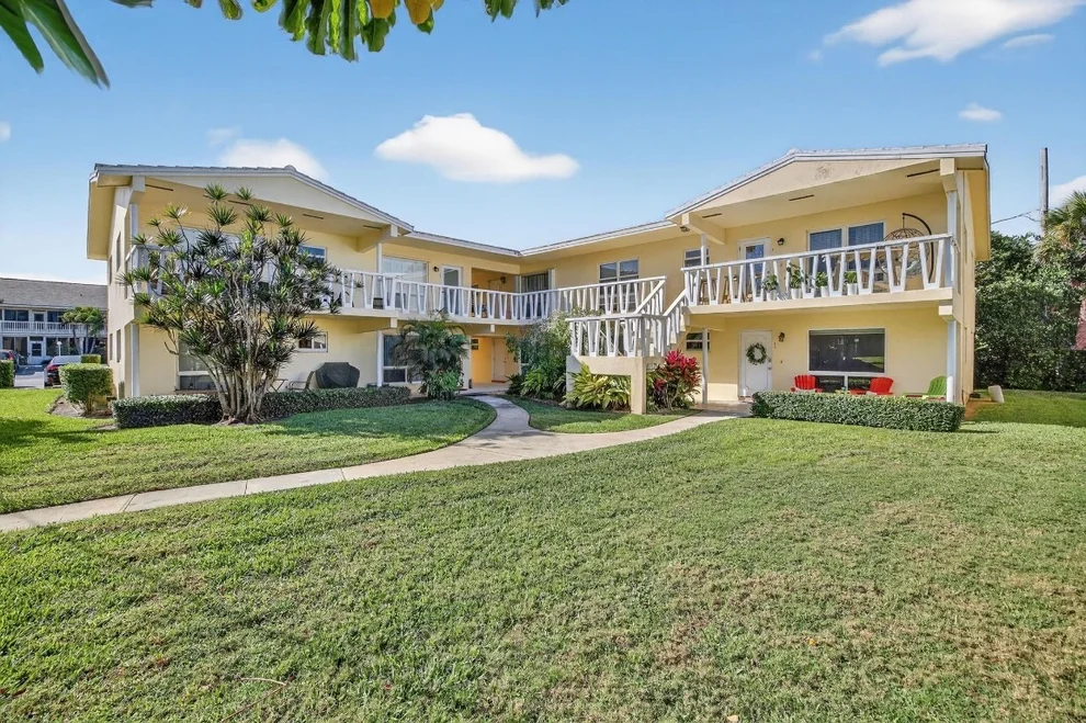 Unit for sale at 2755 NE 28th Avenue, Lighthouse Point, FL 33064