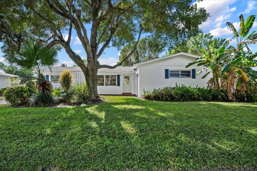 Unit for sale at 516 Sabal Palm Drive, Lake Park, FL 33403
