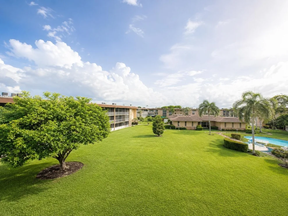 Unit for sale at 555 Purdy Lane, Palm Springs, FL 33461