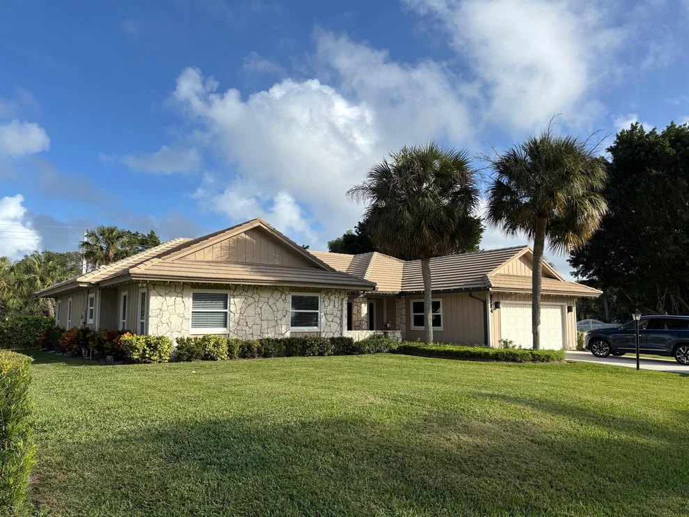 Unit for sale at 3784 SE Fairway E, Stuart, FL 34997