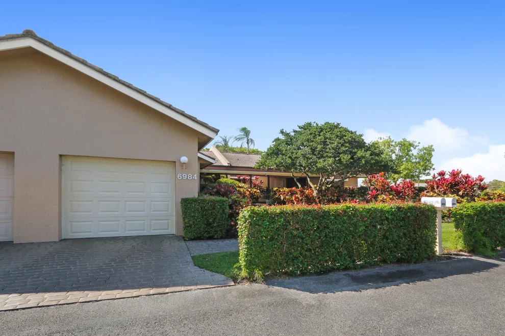 Unit for sale at 6984 Fountains Circle, Lake Worth, FL 33467