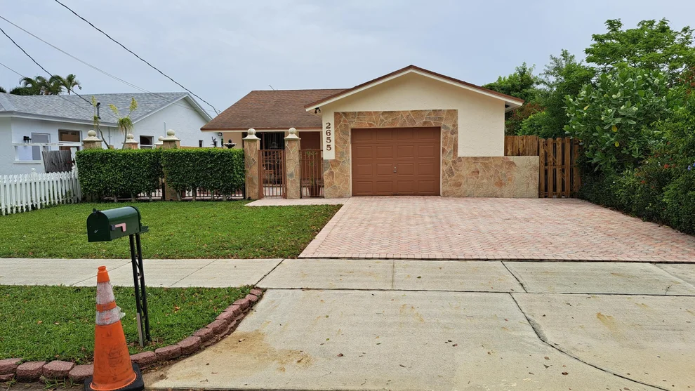 Unit for sale at 2655 Coolidge Street, Hollywood, FL 33020
