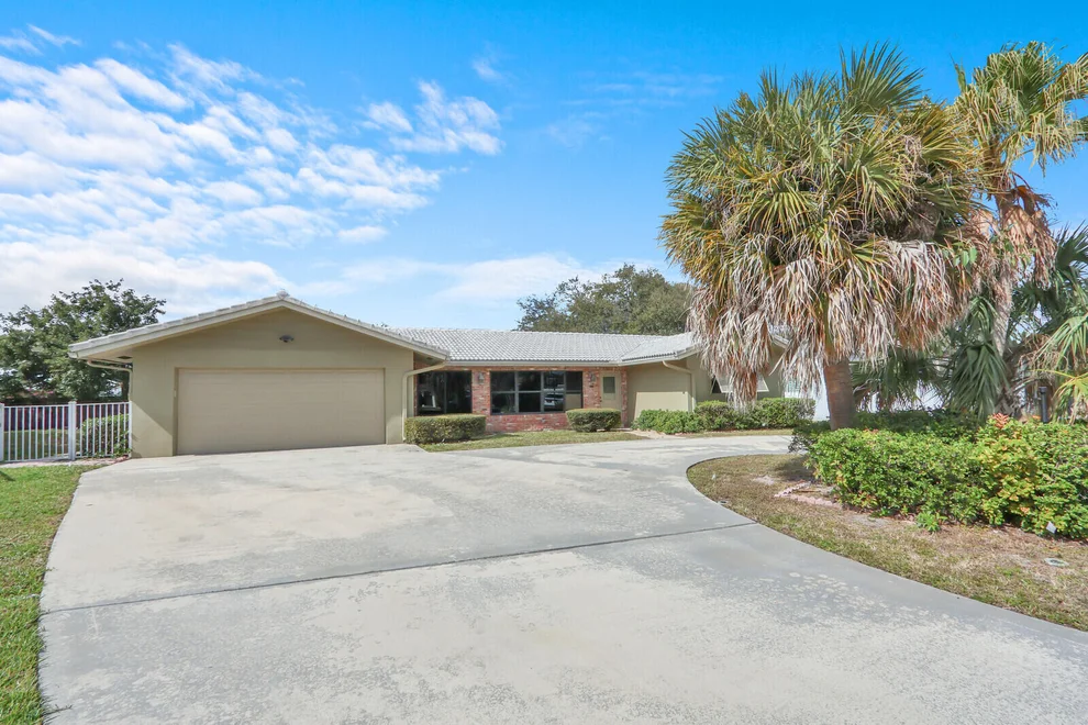 Unit for sale at 563 NW 13th Drive, Boca Raton, FL 33486