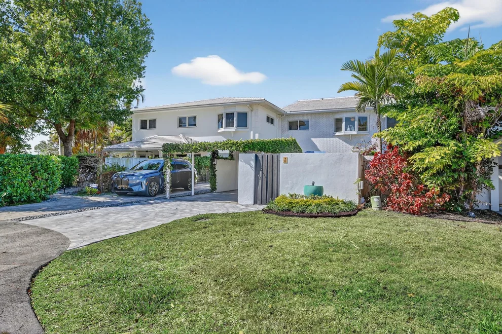 Unit for sale at 7 Coventry Way, Wilton Manors, FL 33305