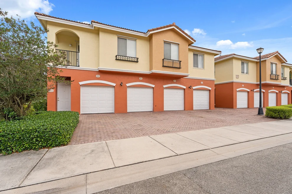 Unit for sale at 42 SE Sedona Circle, Stuart, FL 34994