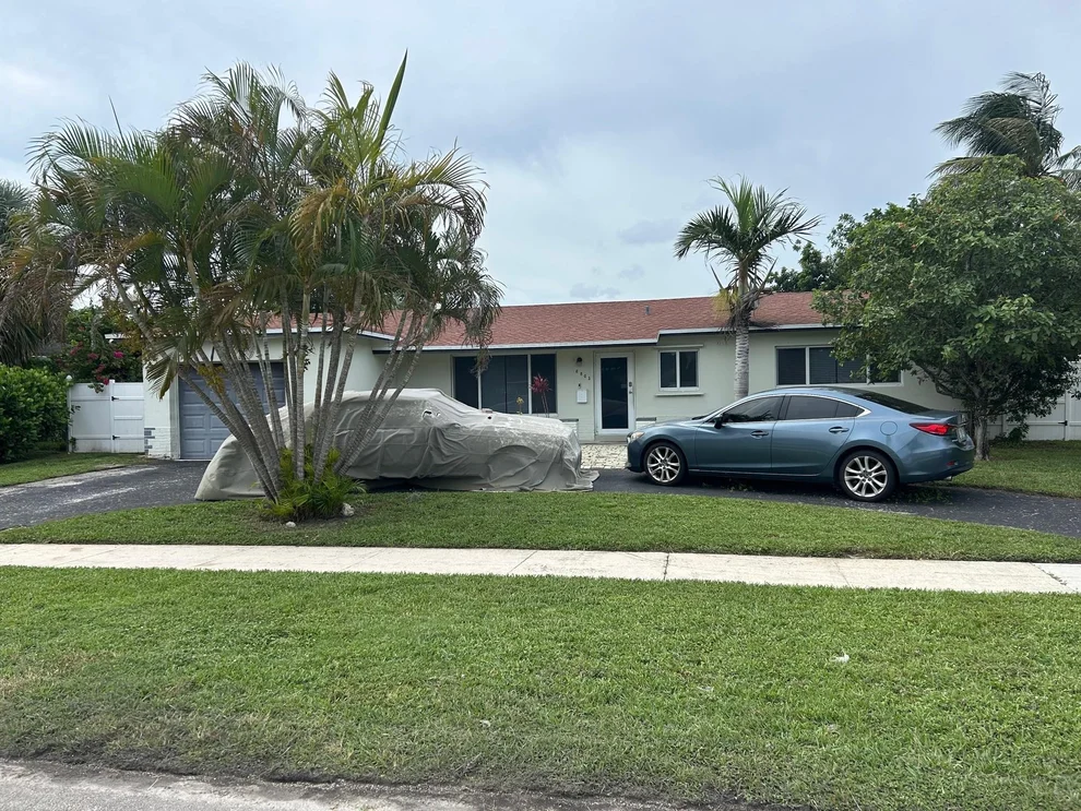 Unit for sale at 6803 Oakmont, North Lauderdale, FL 33068