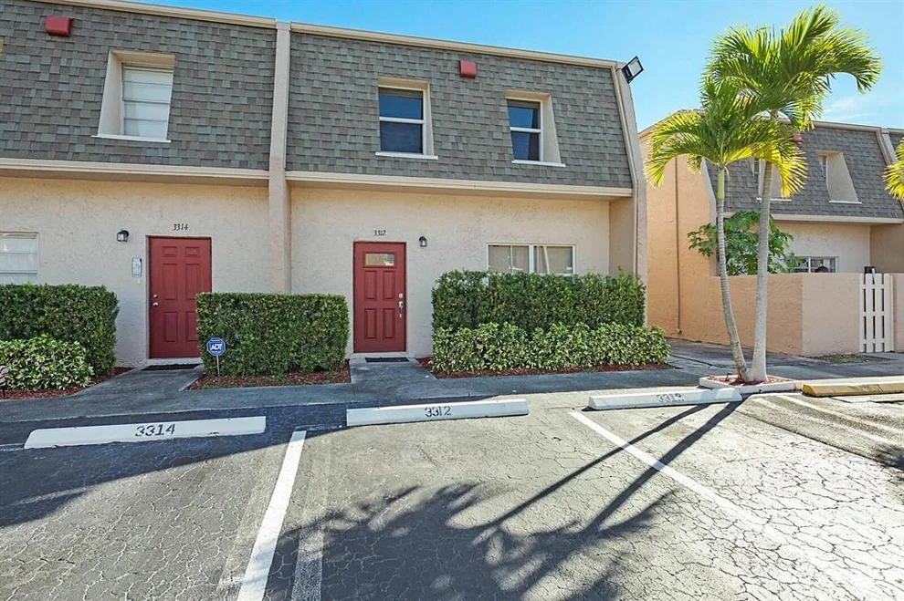 Unit for sale at 3312 Mallard Close, Pompano Beach, FL 33064