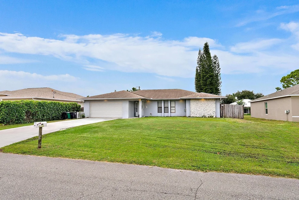 Unit for sale at 622 SW Hogan Street, Port St Lucie, FL 34983