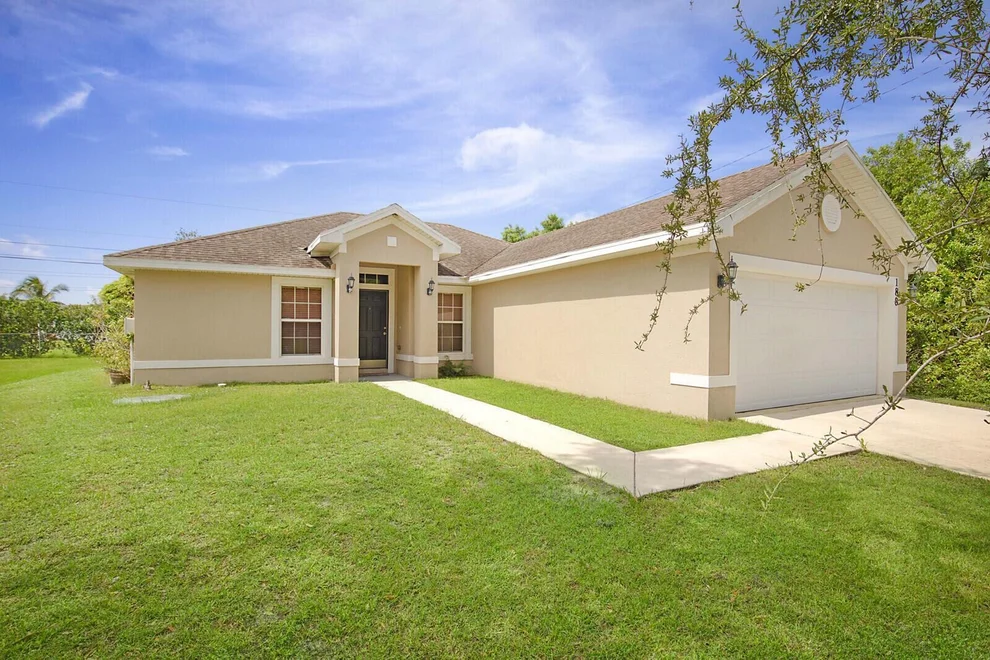 Unit for sale at 188 SW Sea Lion Road, Port St Lucie, FL 34953