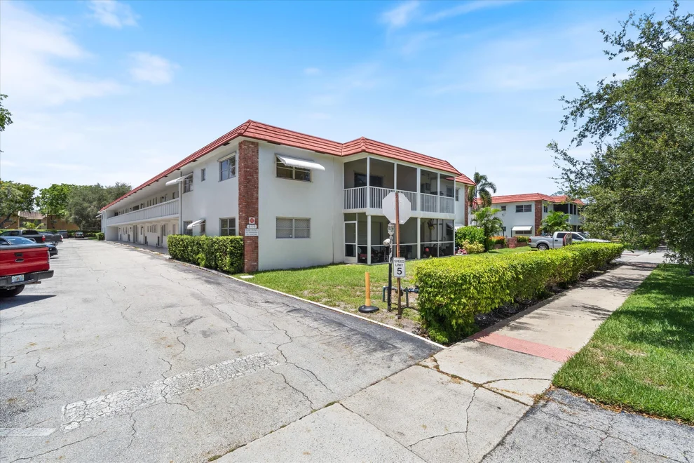 Unit for sale at 899 SE 2ND Avenue, Deerfield Beach, FL 33441