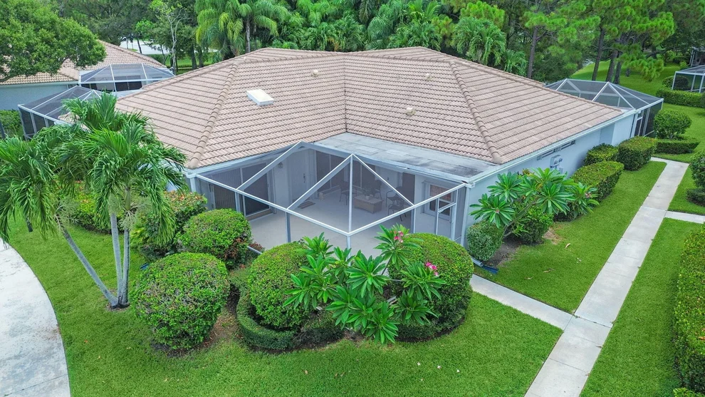 Unit for sale at 10504 Chapman Oak Court, Palm Beach Gardens, FL 33410