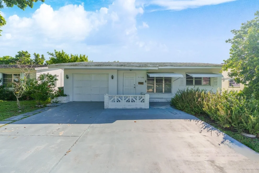 Unit for sale at 4709 NW 50th Street, Tamarac, FL 33319