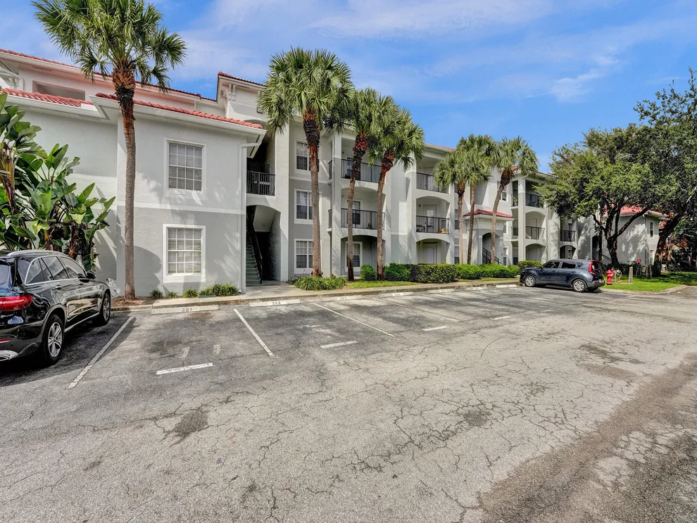 Unit for sale at 5048 Lantana Road, Lake Worth, FL 33463
