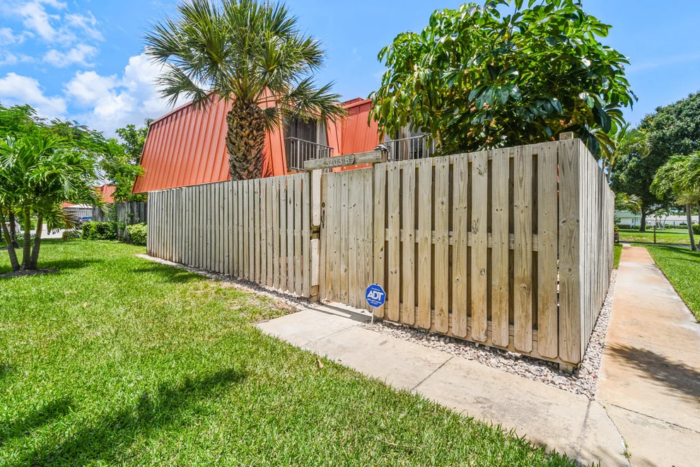 Unit for sale at 3203 Gardens East Drive, Palm Beach Gardens, FL 33410