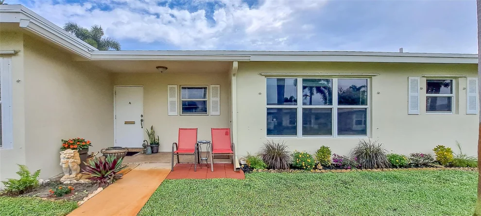 Unit for sale at 220 Country Lane, Boynton Beach, FL 33435