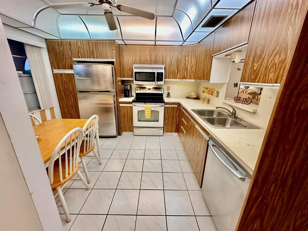 Unit for sale at 2004 Granada Drive, Coconut Creek, FL 33066