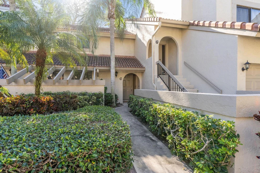 Unit for sale at 5580 Coach House Circle, Boca Raton, FL 33486
