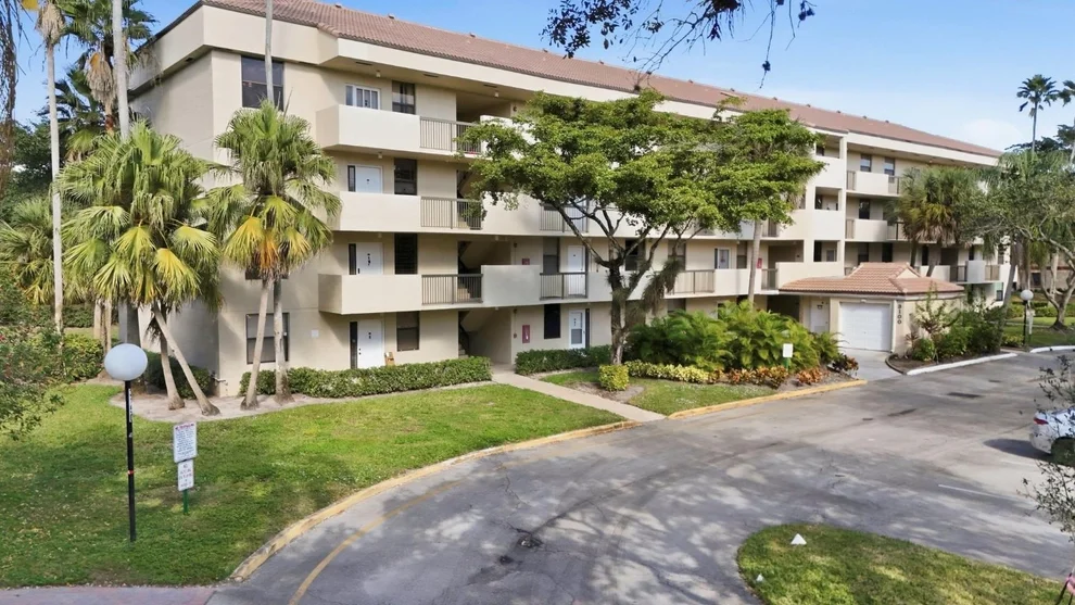 Unit for sale at 3100 NW 42nd Avenue, Coconut Creek, FL 33066