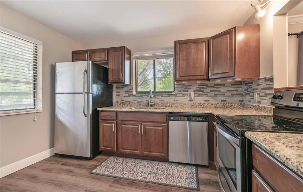 Unit for sale at 402 Lakeview Drive, Weston, FL 33326