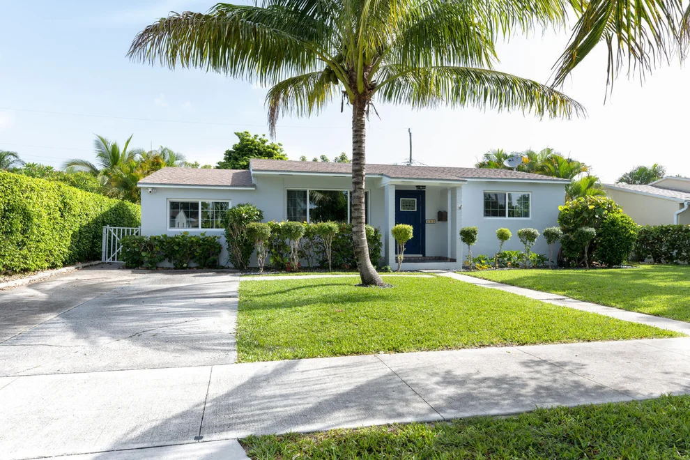 Unit for sale at 355 Maddock Street, West Palm Beach, FL 33405