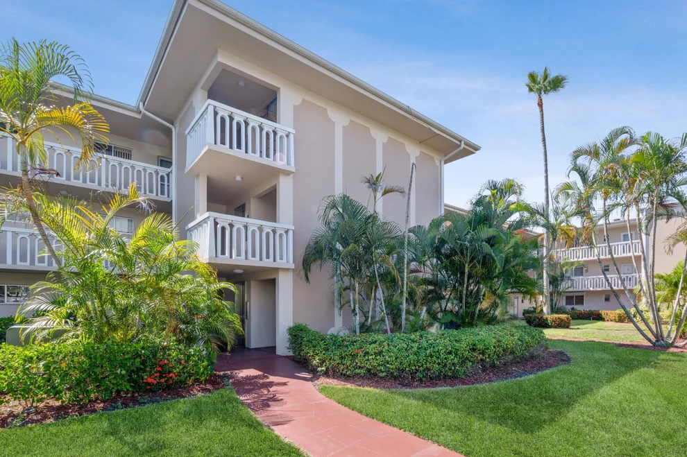 Unit for sale at 2581 Garden Drive N, Lake Worth, FL 33461