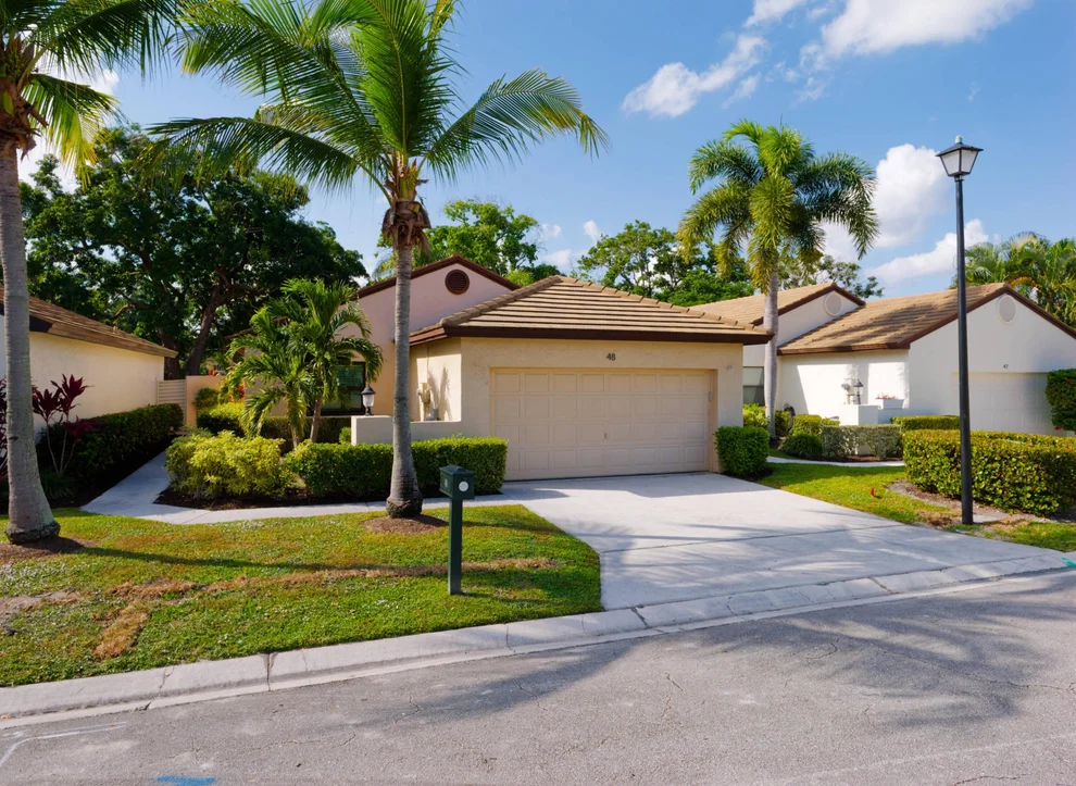 Unit for sale at 48 Ironwood Way N, Palm Beach Gardens, FL 33418