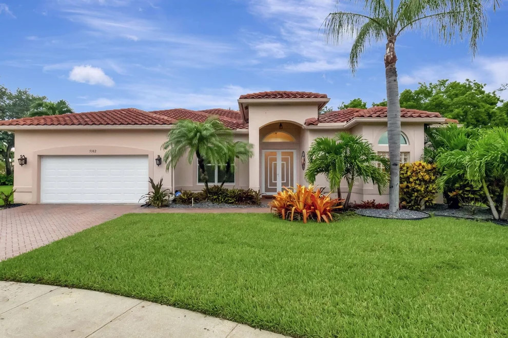 Unit for sale at 5382 Landon Circle, Boynton Beach, FL 33437