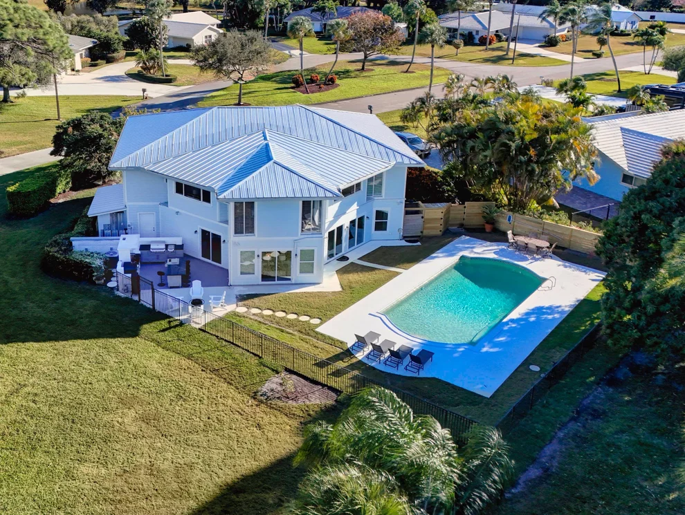 Unit for sale at 10355 Seagrape Way, Palm Beach Gardens, FL 33418
