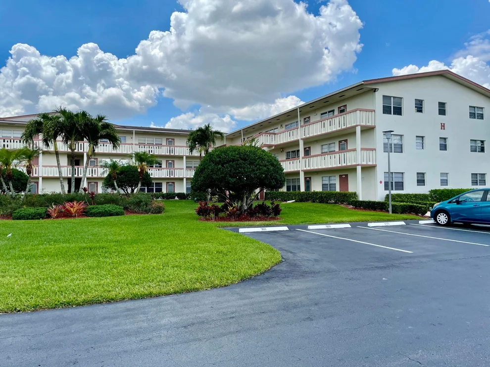 Unit for sale at 296 Preston H, Boca Raton, FL 33434