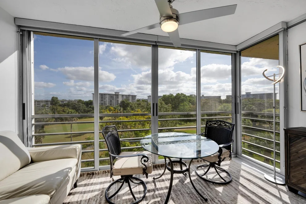 Unit for sale at 3800 Oaks Clubhouse Drive, Pompano Beach, FL 33069