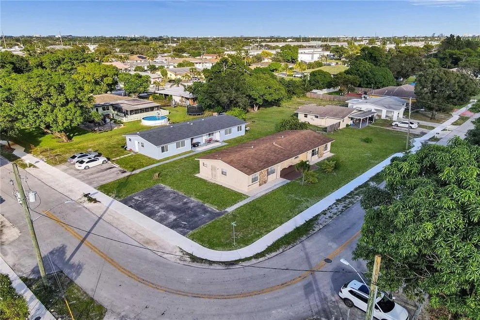 Unit for sale at 2700 NW 24th Avenue, Oakland Park, FL 33311