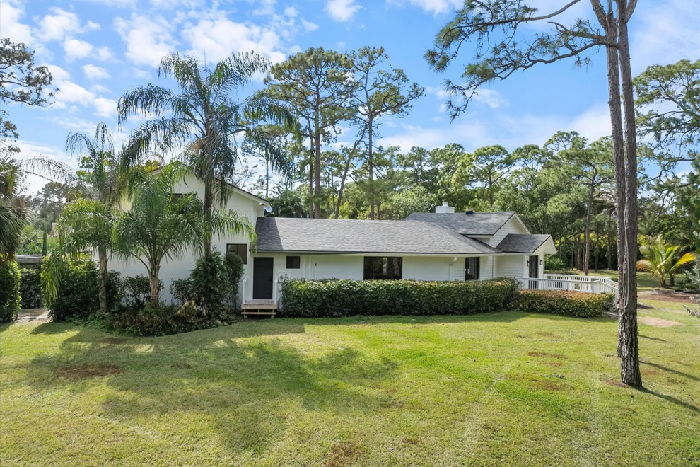Unit for sale at 13600 54th Street N, The Acreage, FL 33411