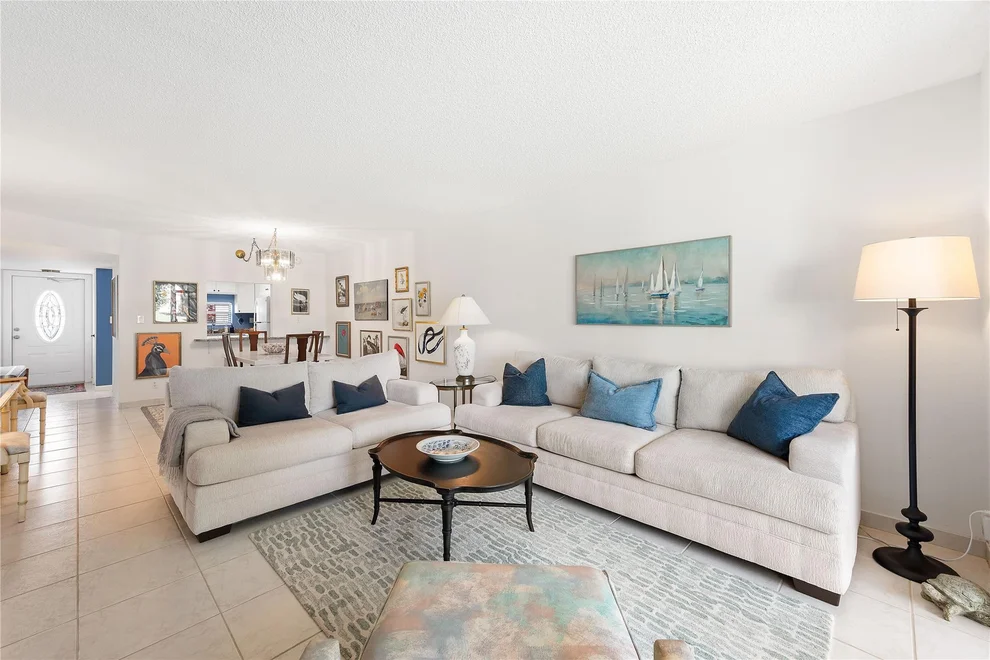 Unit for sale at 9420 S Hollybrook Lake Drive, Pembroke Pines, FL 33025