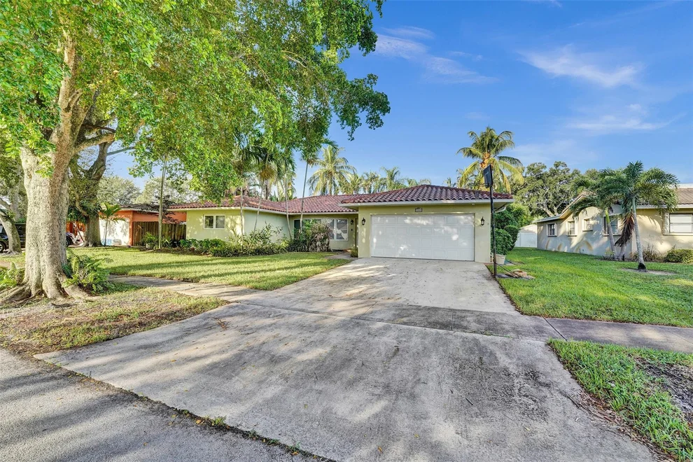 Unit for sale at 3860 N 51st Avenue, Hollywood, FL 33021
