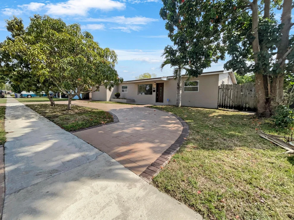 Unit for sale at 311 N 70th Way, Hollywood, FL 33024