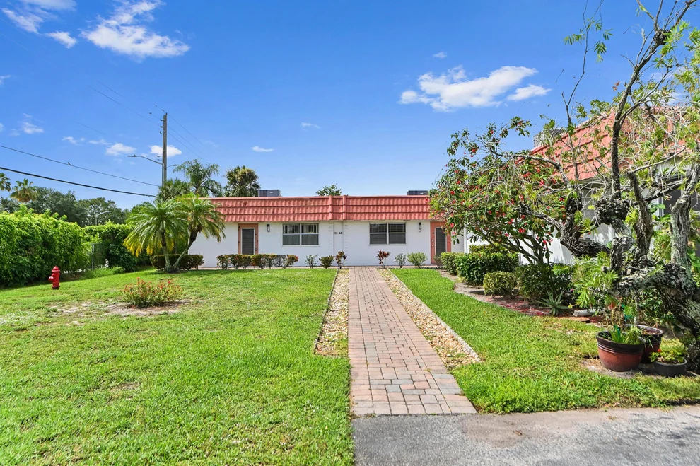 Unit for sale at 49 Seville C, Delray Beach, FL 33446