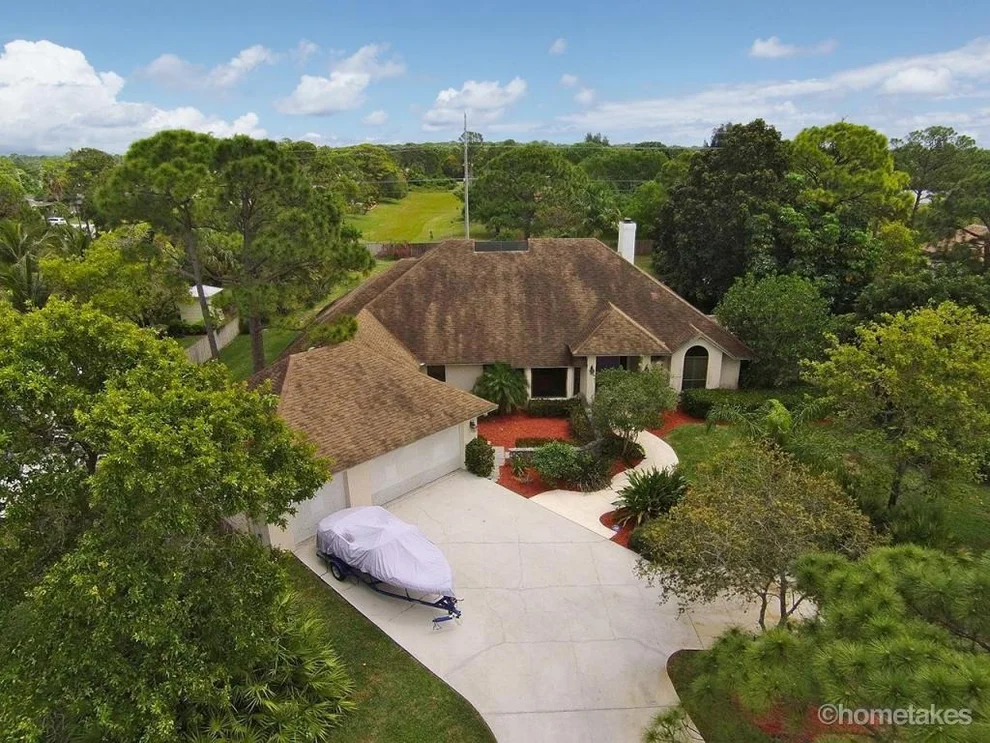 Unit for sale at 18404 Quail Run Drive, Jupiter, FL 33458