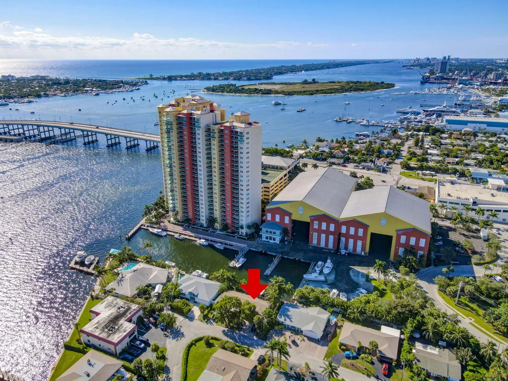 Unit for sale at 330 Wilma Circle, Riviera Beach, FL 33404