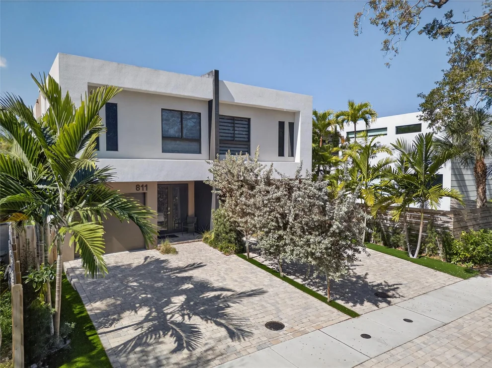 Unit for sale at 811 SW 10th Terrace, Fort Lauderdale, FL 33315