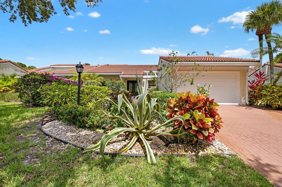 Unit for sale at 37 Glens Drive W, Boynton Beach, FL 33436